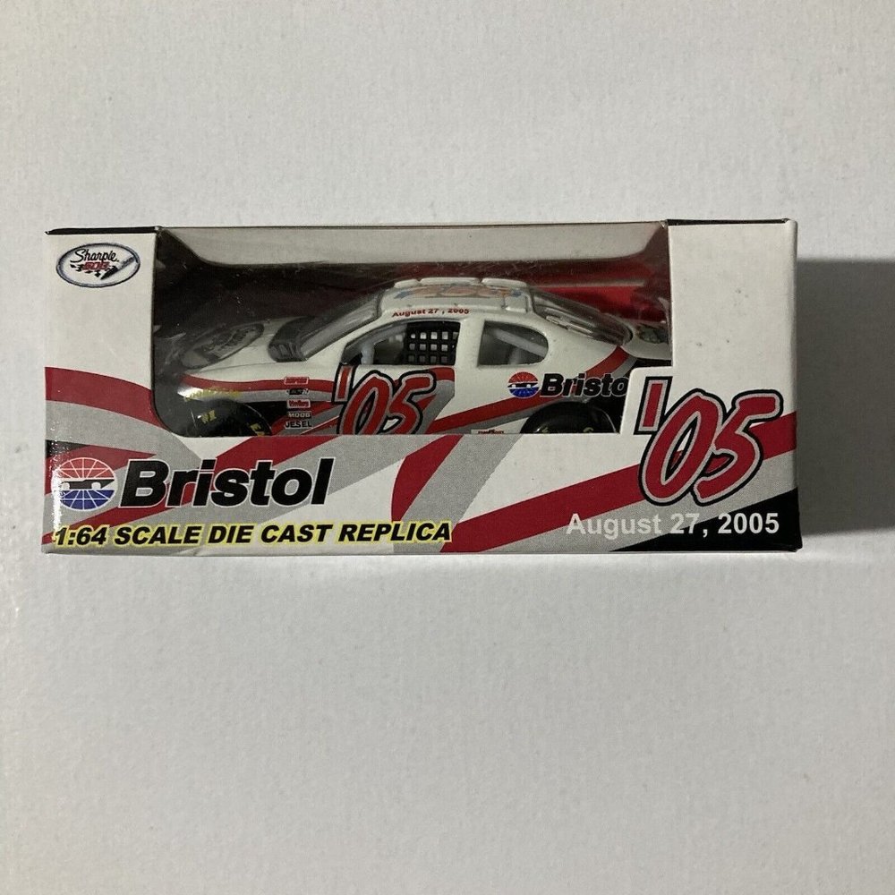 1:64 NASCAR Stock Car Bristol Motor Speedway Food City 250 Sharpie 500 -2005